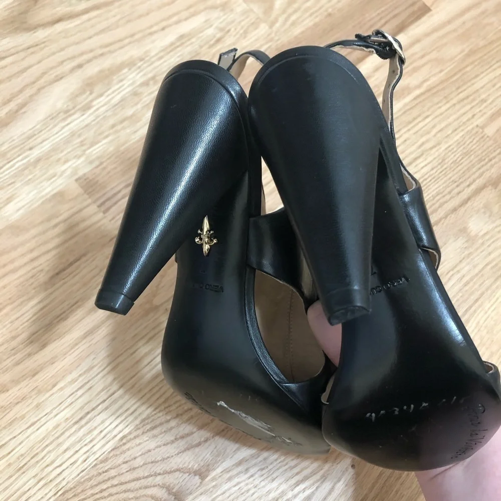 Pour La Victoire T-Strap Ruffle Front Pumps Sz 7 Heels Women’s Black Leather
